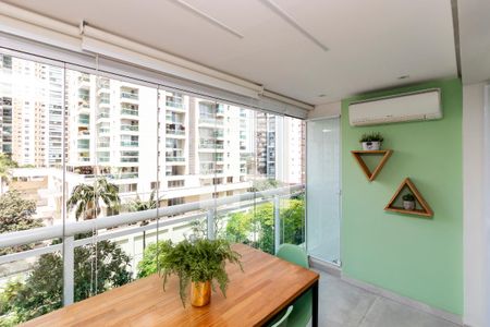 Varanda de apartamento à venda com 1 quarto, 49m² em Campo Belo, São Paulo