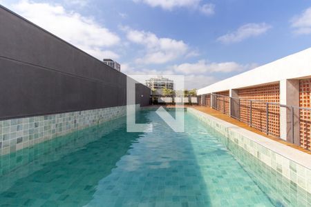 Studio à venda com 26m², 1 quarto e sem vaga Studio à venda com 26m², 1 quarto e sem vagaÁrea comum - Piscina