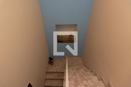 Casa à venda com 258m², 3 quartos e 4 vagasEscada