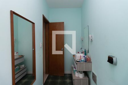 Casa à venda com 258m², 3 quartos e 4 vagasBanheiro da Suíte 1