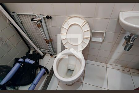 Casa de condomínio à venda com 250m², 4 quartos e 2 vagas Casa de condomínio à venda com 250m², 4 quartos e 2 vagassubsolo - quarto suite