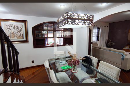 Casa de condomínio à venda com 250m², 4 quartos e 2 vagas Casa de condomínio à venda com 250m², 4 quartos e 2 vagassala