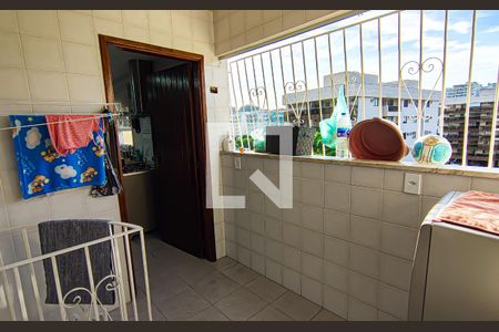 Casa de condomínio à venda com 250m², 4 quartos e 2 vagas Casa de condomínio à venda com 250m², 4 quartos e 2 vagasarea de serviço