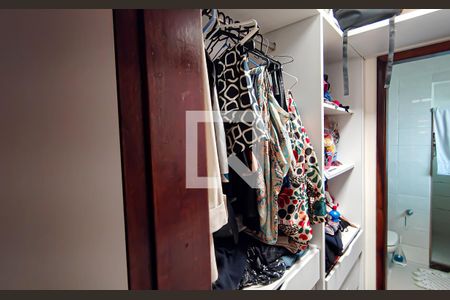 Casa de condomínio à venda com 250m², 4 quartos e 2 vagas Casa de condomínio à venda com 250m², 4 quartos e 2 vagasquarto 2 suite - closet