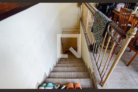 Casa de condomínio à venda com 250m², 4 quartos e 2 vagas Casa de condomínio à venda com 250m², 4 quartos e 2 vagasacesso ao subsolo