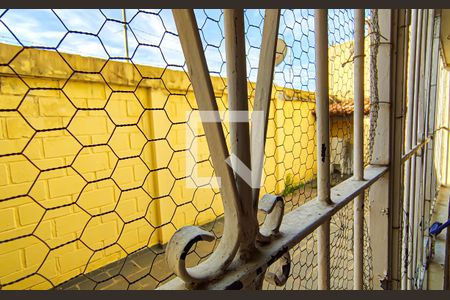 Casa de condomínio à venda com 250m², 4 quartos e 2 vagas Casa de condomínio à venda com 250m², 4 quartos e 2 vagassubsolo - externo
