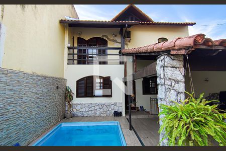 Casa de condomínio à venda com 250m², 4 quartos e 2 vagas Casa de condomínio à venda com 250m², 4 quartos e 2 vagasfrente