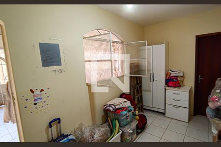 Casa de condomínio à venda com 250m², 4 quartos e 2 vagas Casa de condomínio à venda com 250m², 4 quartos e 2 vagassubsolo - quarto suite