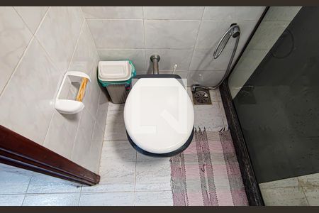 Casa de condomínio à venda com 250m², 4 quartos e 2 vagas Casa de condomínio à venda com 250m², 4 quartos e 2 vagasbanheiro social
