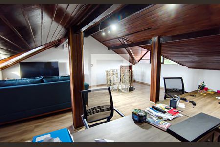 Casa de condomínio à venda com 250m², 4 quartos e 2 vagas Casa de condomínio à venda com 250m², 4 quartos e 2 vagascobertura