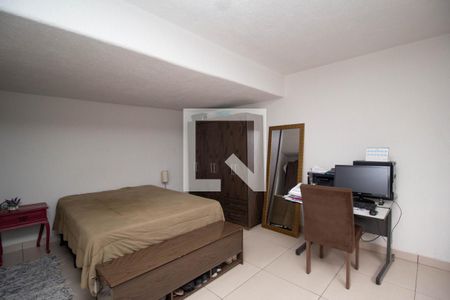 Casa à venda com 385m², 3 quartos e 8 vagasEdícula - Quarto 