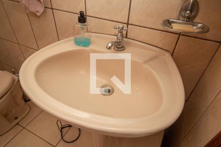 Casa à venda com 385m², 3 quartos e 8 vagasBanheiro de Serviço