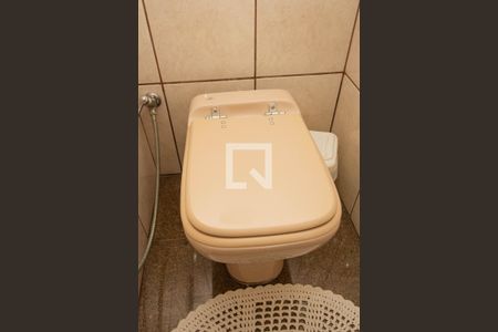 Casa à venda com 385m², 3 quartos e 8 vagasBanheiro