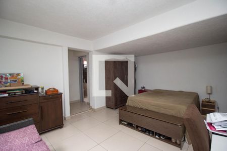 Casa à venda com 385m², 3 quartos e 8 vagasEdícula - Quarto 