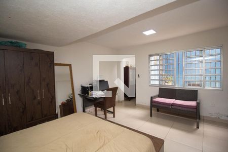 Casa à venda com 385m², 3 quartos e 8 vagasEdícula - Quarto 