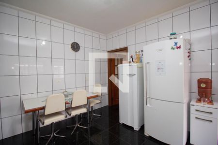 Casa à venda com 385m², 3 quartos e 8 vagasCozinha