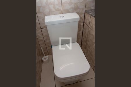 Casa à venda com 385m², 3 quartos e 8 vagasEdícula - Banheiro