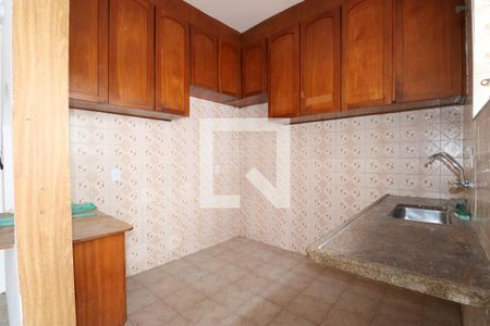 Casa para alugar com 120m², 2 quartos e 2 vagasCozinha