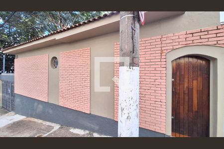 Casa para alugar com 120m², 2 quartos e 2 vagasFachada