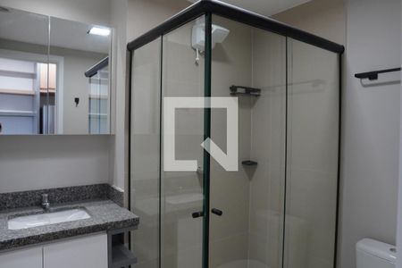 Banheiro de kitnet/studio para alugar com 1 quarto, 26m² em Pinheiros, São Paulo