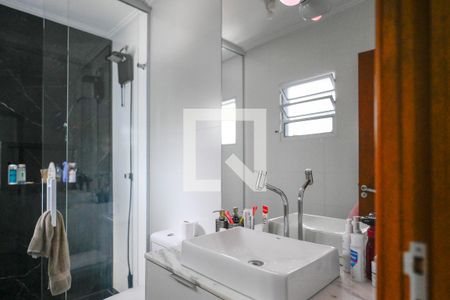 Casa à venda com 136m², 3 quartos e 2 vagasBanheiro do Quarto 1