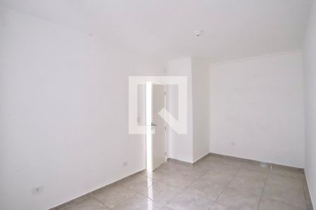 Quarto 1 de casa para alugar com 2 quartos, 60m² em Parque Sevilha, São Paulo