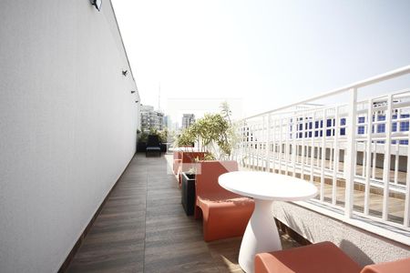 Studio à venda com 32m², 1 quarto e sem vagaPiscina