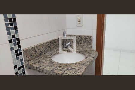 Banheiro  de apartamento para alugar com 2 quartos, 45m² em Jardim Ipanema, Santo André