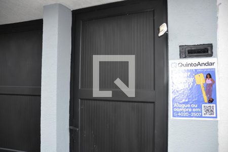 Casa à venda com 170m², 3 quartos e 2 vagas Casa à venda com 170m², 3 quartos e 2 vagasFachada/Plaquinha