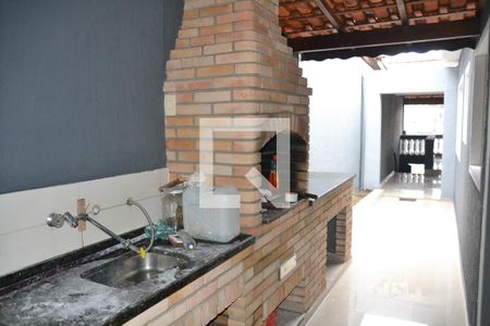 Casa à venda com 170m², 3 quartos e 2 vagas Casa à venda com 170m², 3 quartos e 2 vagasChurrasqueira