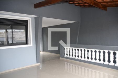 Casa à venda com 170m², 3 quartos e 2 vagas Casa à venda com 170m², 3 quartos e 2 vagasvaranda