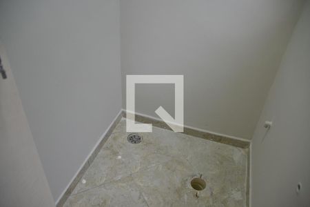 Casa à venda com 170m², 3 quartos e 2 vagas Casa à venda com 170m², 3 quartos e 2 vagasBanheiro