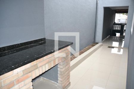 Casa à venda com 170m², 3 quartos e 2 vagas Casa à venda com 170m², 3 quartos e 2 vagasChurrasqueira