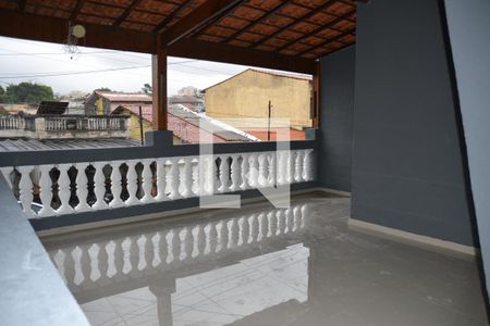 Casa à venda com 170m², 3 quartos e 2 vagas Casa à venda com 170m², 3 quartos e 2 vagasvaranda