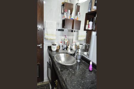 Apartamento à venda com 134m², 4 quartos e 2 vagasBanheiro 