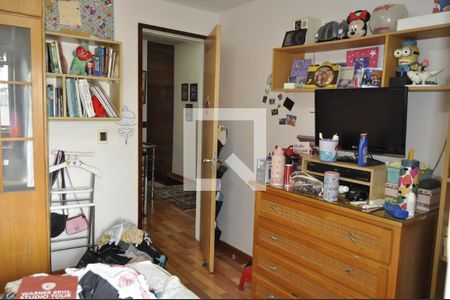 Apartamento à venda com 134m², 4 quartos e 2 vagasQuarto 4