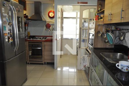 Apartamento à venda com 134m², 4 quartos e 2 vagasCozinha