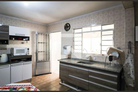 Casa à venda com 165m², 3 quartos e 2 vagas Casa à venda com 165m², 3 quartos e 2 vagasCozinha