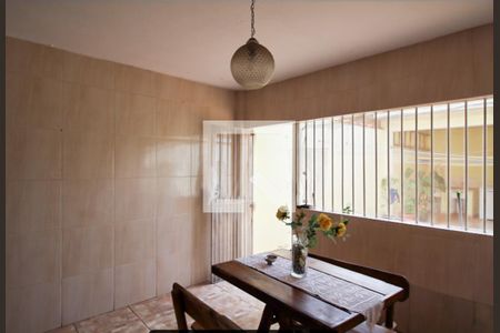 Casa à venda com 165m², 3 quartos e 2 vagas Casa à venda com 165m², 3 quartos e 2 vagasSala 2