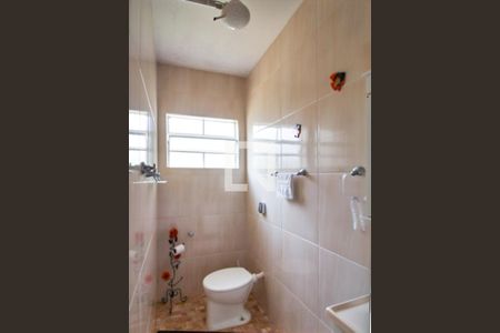 Casa à venda com 165m², 3 quartos e 2 vagas Casa à venda com 165m², 3 quartos e 2 vagasBanheiro 2