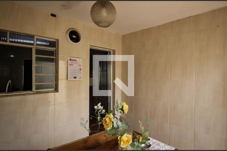 Casa à venda com 165m², 3 quartos e 2 vagas Casa à venda com 165m², 3 quartos e 2 vagasSala 2