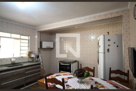 Casa à venda com 165m², 3 quartos e 2 vagas Casa à venda com 165m², 3 quartos e 2 vagasCozinha