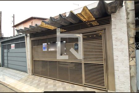 Casa à venda com 165m², 3 quartos e 2 vagas Casa à venda com 165m², 3 quartos e 2 vagasFachada