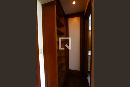 Apartamento à venda com 169m², 3 quartos e 4 vagasQuarto 2