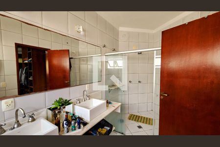 Casa de condomínio à venda com 400m², 6 quartos e 4 vagasBanheiro da Suíte 3