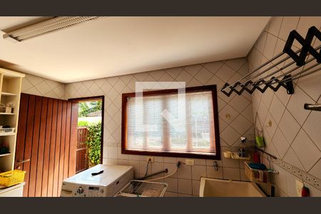 Casa de condomínio à venda com 400m², 6 quartos e 4 vagasLavanderia