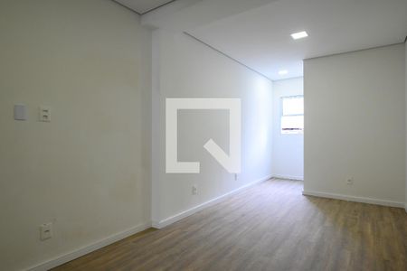 Sala de casa para alugar com 2 quartos, 84m² em Vila Gumercindo, São Paulo