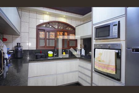 Casa para alugar com 110m², 2 quartos e 2 vagasCozinha