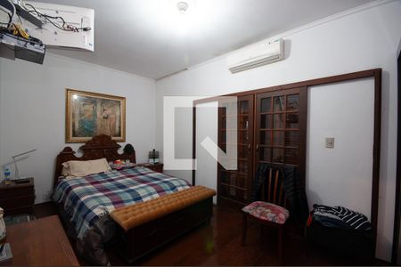 Casa à venda com 530m², 5 quartos e 8 vagasQuarto 1 Suíte