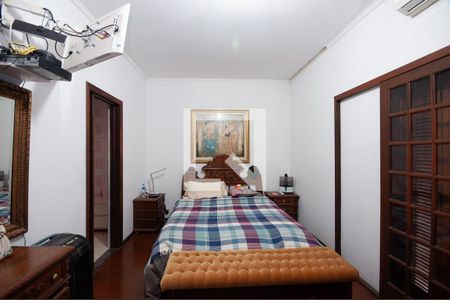 Casa à venda com 530m², 5 quartos e 8 vagasQuarto 1 Suíte